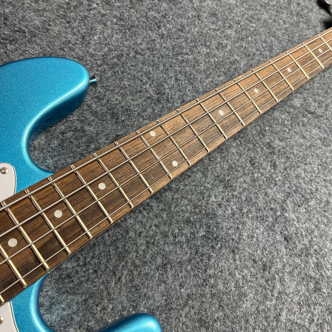 4 Telli Tasarımlı ve Beyaz Büy - Bass Guitar Strings incelemesi ve fiyatı